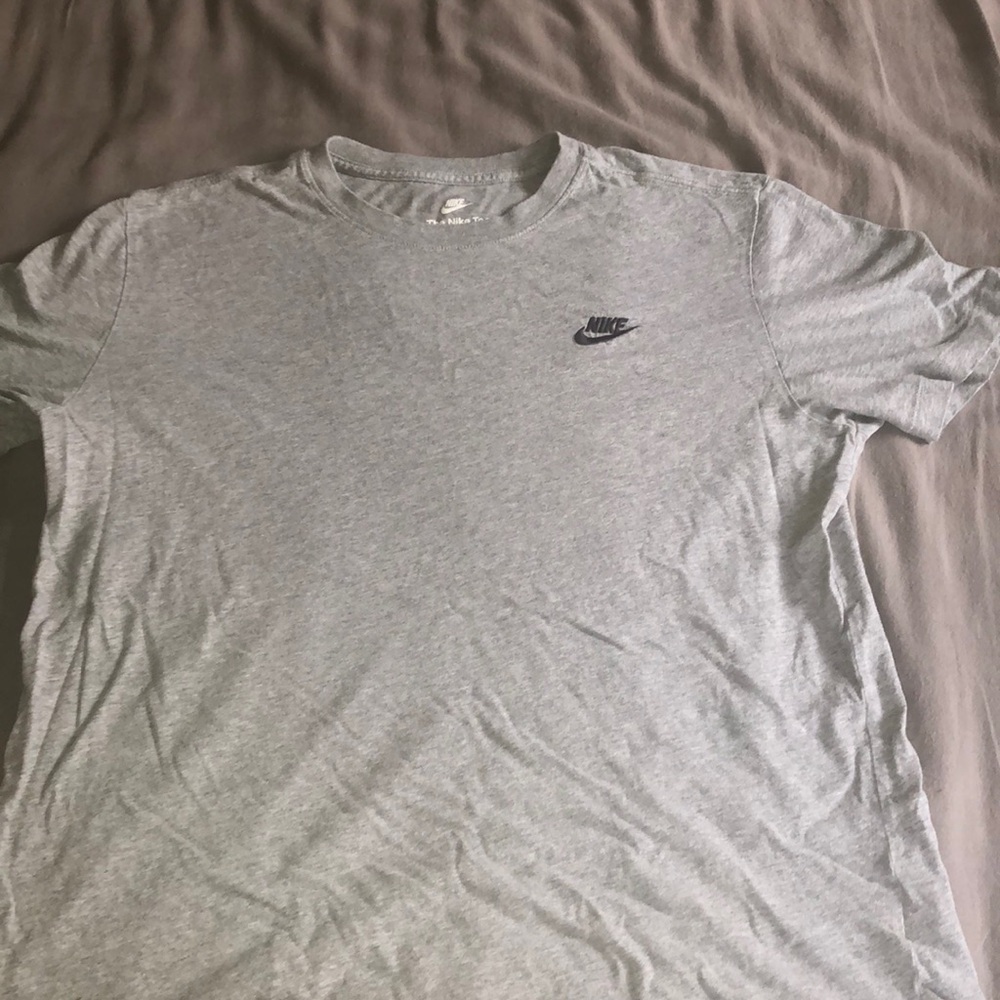 Mens Nike t shirt